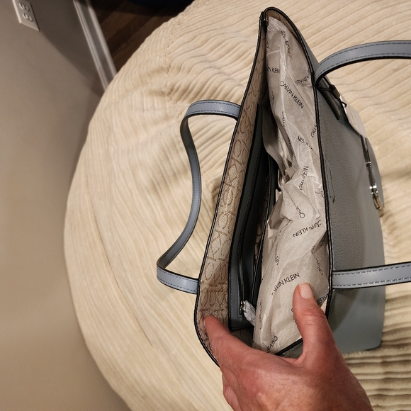 Calvin Klein Handbags - Calvin Klein leather bag in light blue